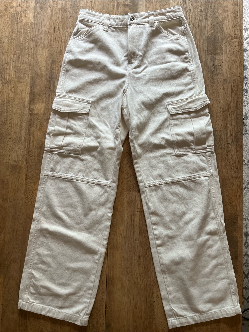H&M Cream Cargo Pants with Utility Pockets Size 4